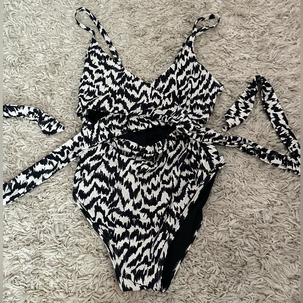 KNIX One piece Swimsuit